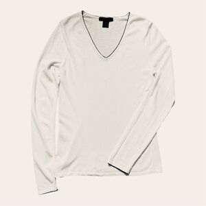 The Limited Women's Long Sleeve V-Neck Pullover